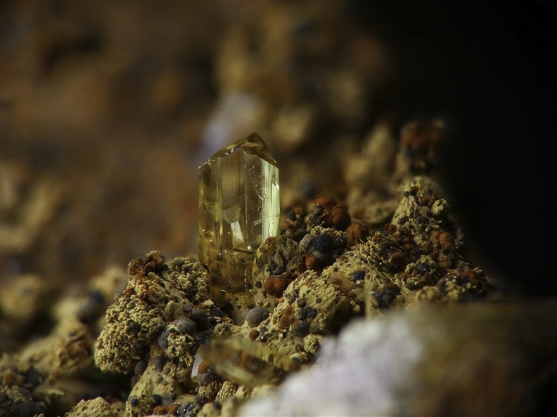 Adamite01, Ojuela Mine, Mapimi, Durango, MexiqueX2,9mm82ph.jpg