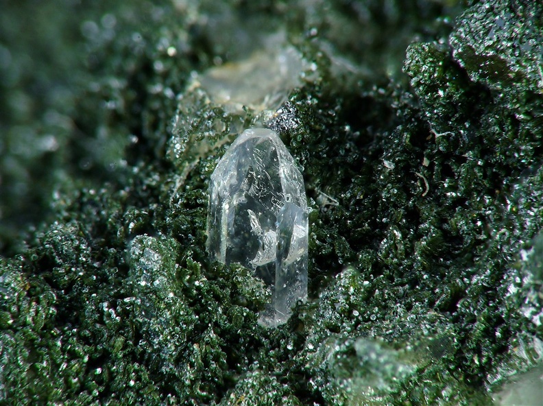 Fluorapatite4, Cava di Cadarese, Piemont, ItalieX6,6mm71phCZ