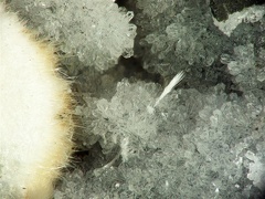 Phillipsite-Na, Montboissier, Brousse, Puy-de-Dôme01X7,2mm125phCZ