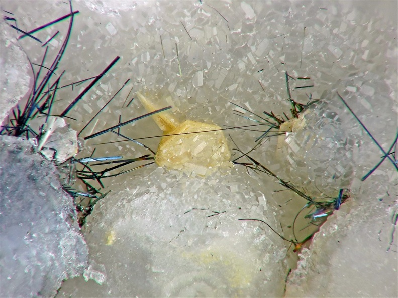 Synchysite-(Ce)+Galenobismutite, Marsanges, Langeac, Haute-LoireX3,6mm56ph