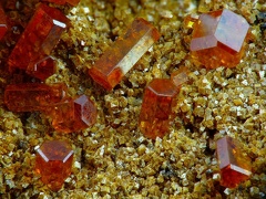 Vanadinite, Mibladen, Midelt, Drâa-Tafilalet, Maroc02X7,2mm76phCZ2