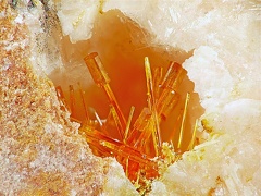 Vanadinite, Mibladen, Midelt, Drâa-Tafilalet, Maroc09X6,1mm.37ph1